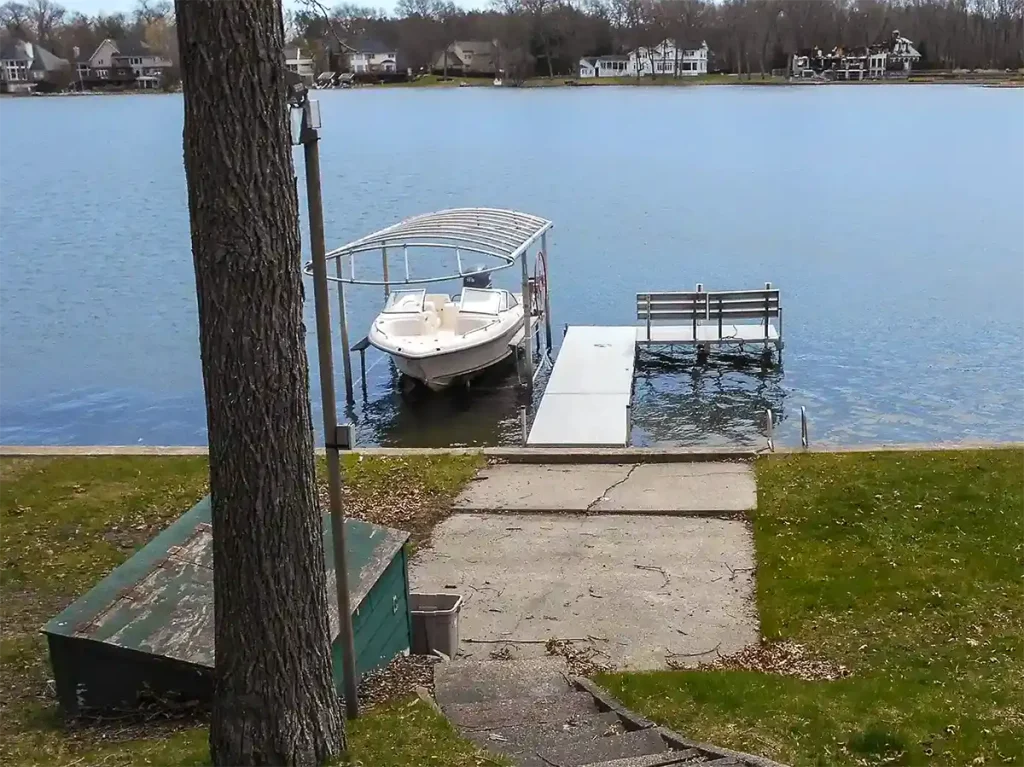 Seasonal dock and boat lift installation