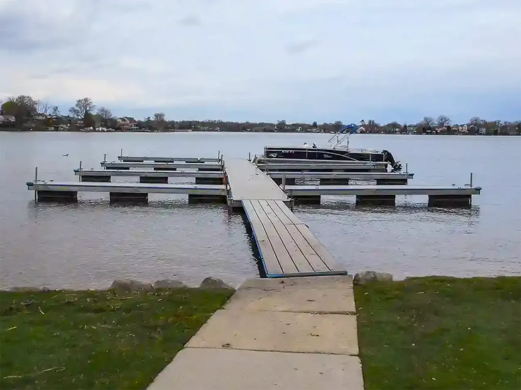 Seasonal dock installation array for multiple boats