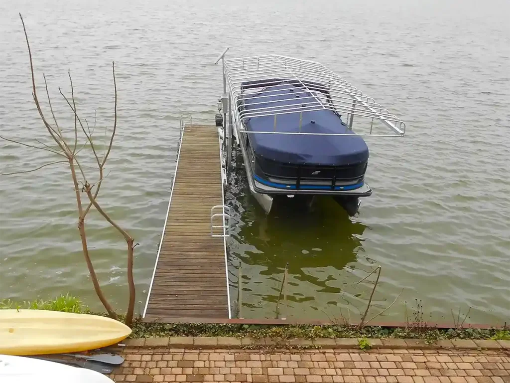 Seasonal dock with pontoon canopy