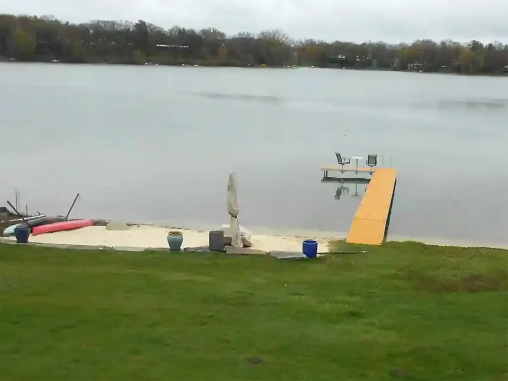 Seasonal dock with fishing chairs and table