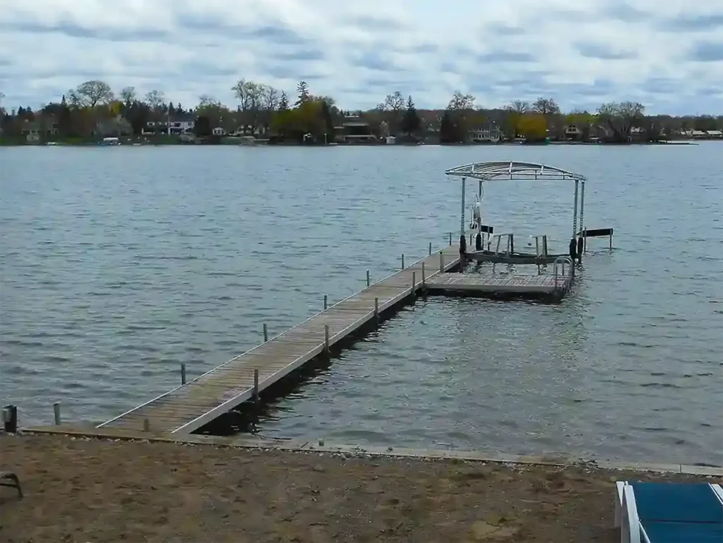 Seasonal dock and boat lift installation